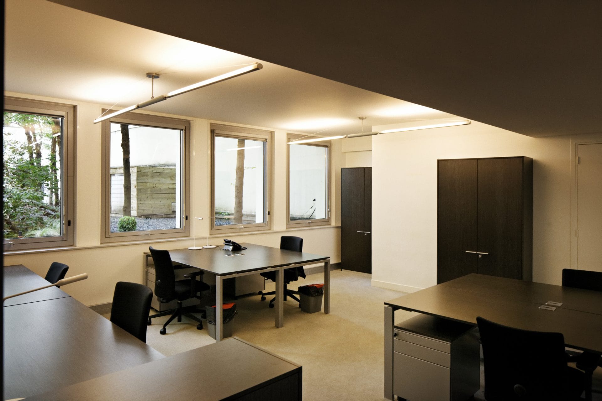 1bureau-open-space-34m2-a-6-postes-jardin-c